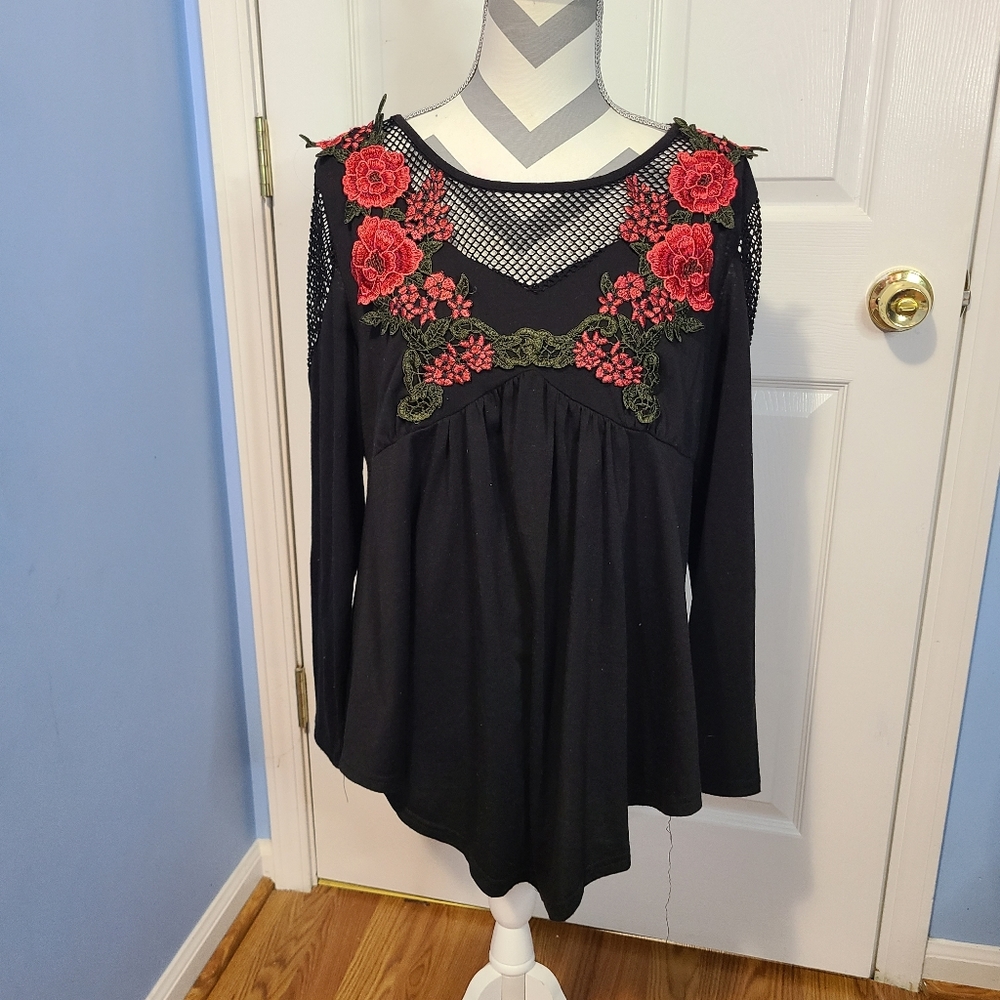 Rose Appliqué Long sleeve Top